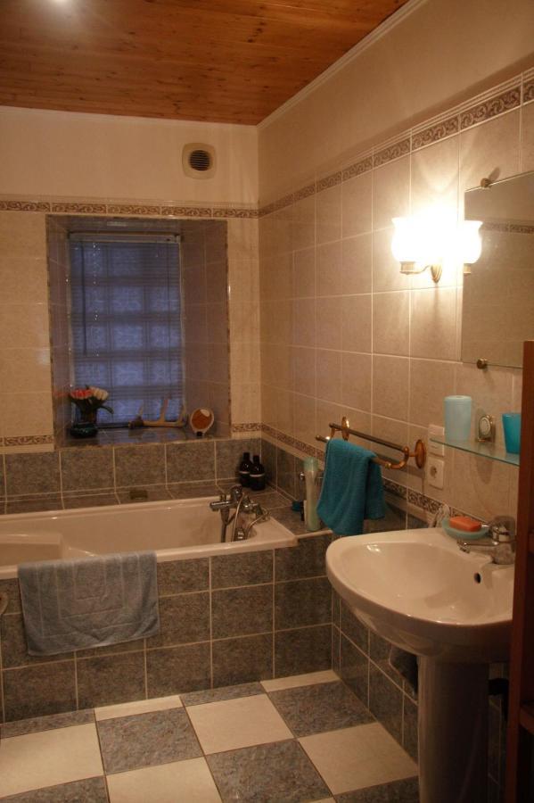 Chez Ker Anna Bed & Breakfast Canihuel ภายนอก รูปภาพ
